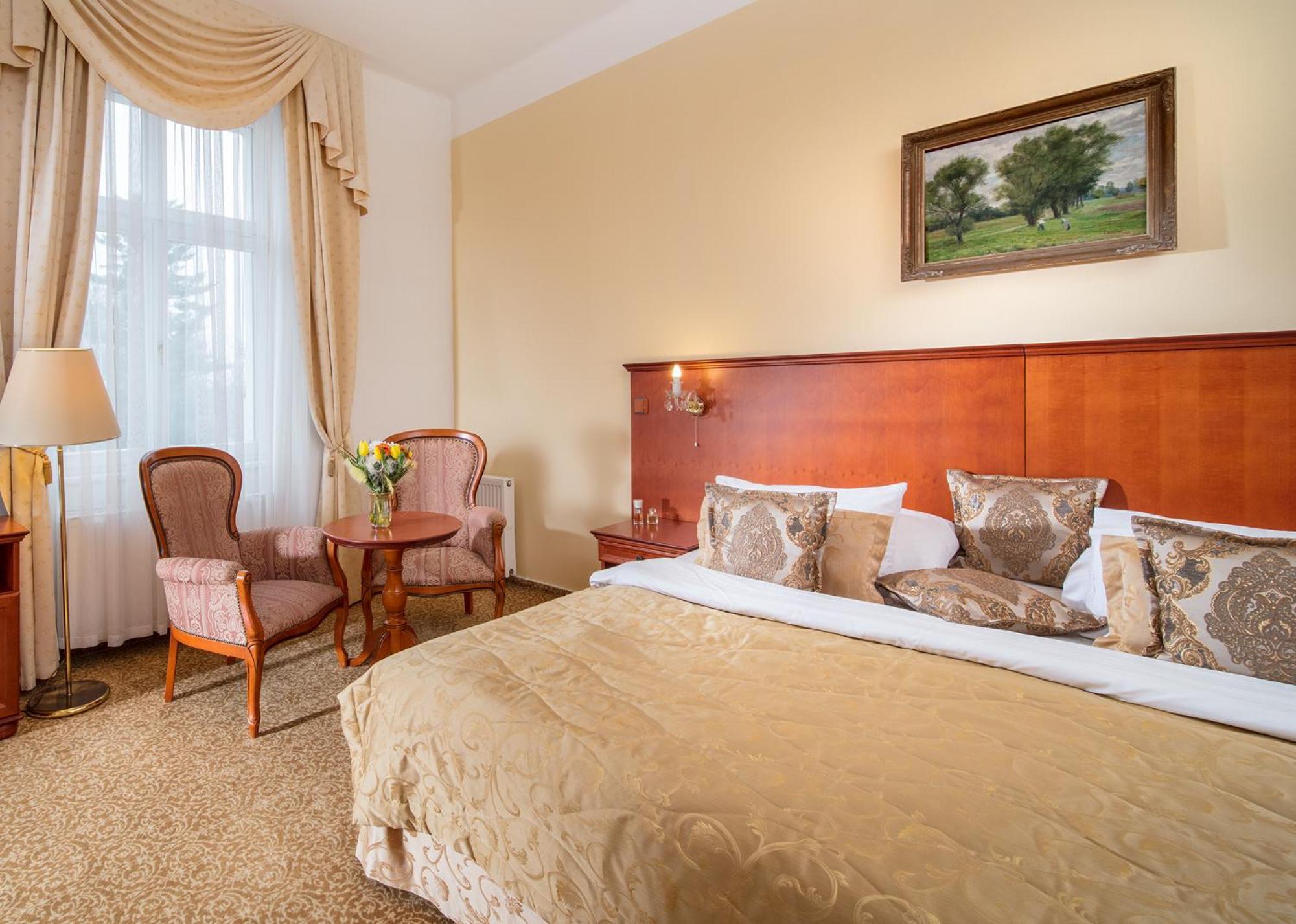 Imperial Spa & Kurhotel Frantiskovy Lazne Exterior photo